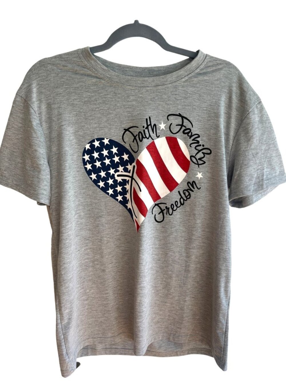 Women's Faith Family Freedom Size L Patriotic Gray Graphic Tee Heart Cross Shirt